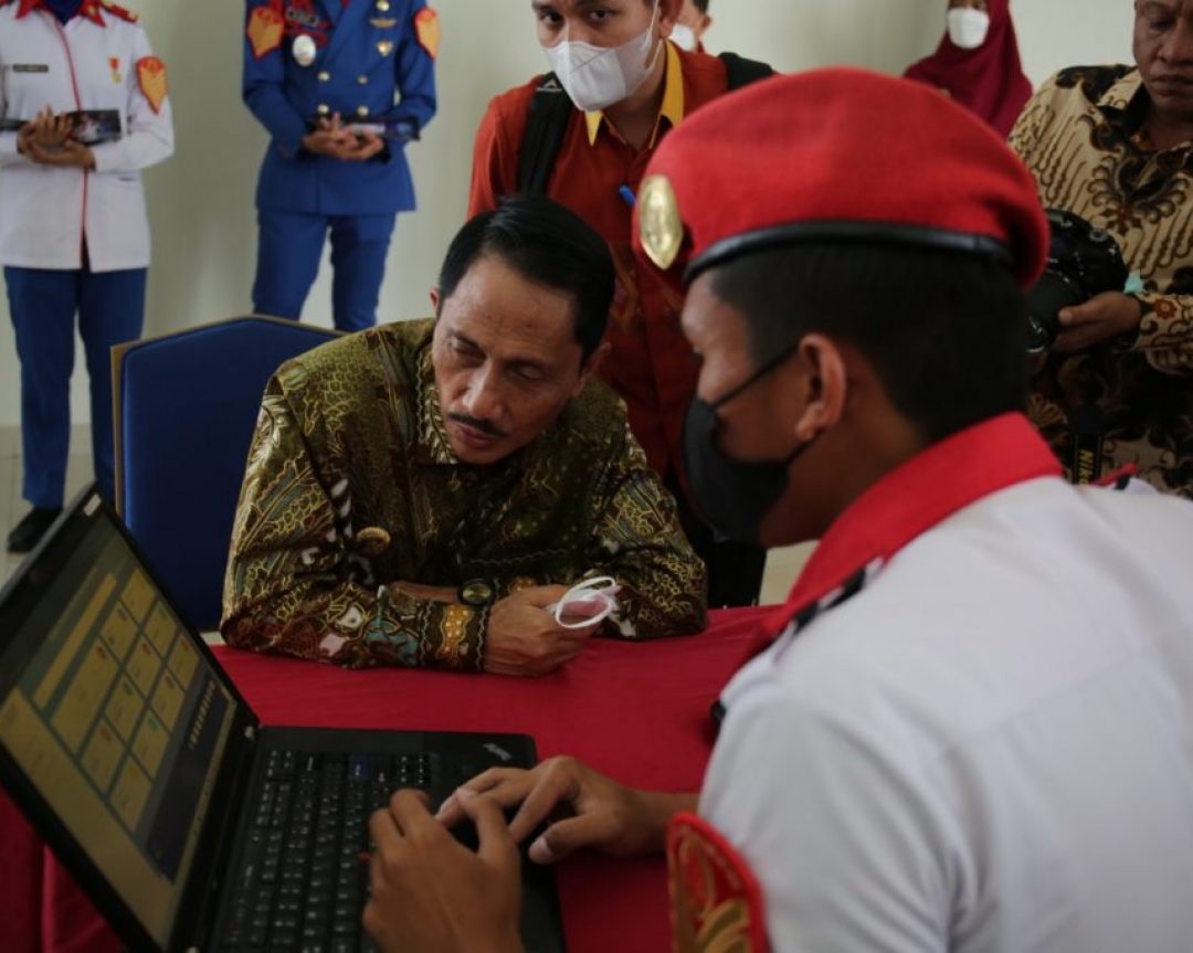 Novrizal, Taruna Poltek SSN Mengembangkan Lie Detector dengan nama Pluto Polygraph.