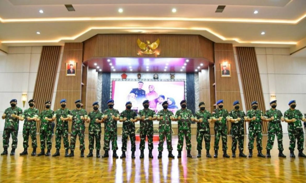 Direktur Poltek SSN, R.Tjahjo Khurniawan mendapat kenaikan pangkat sebagai Perwira Tinggi TNI