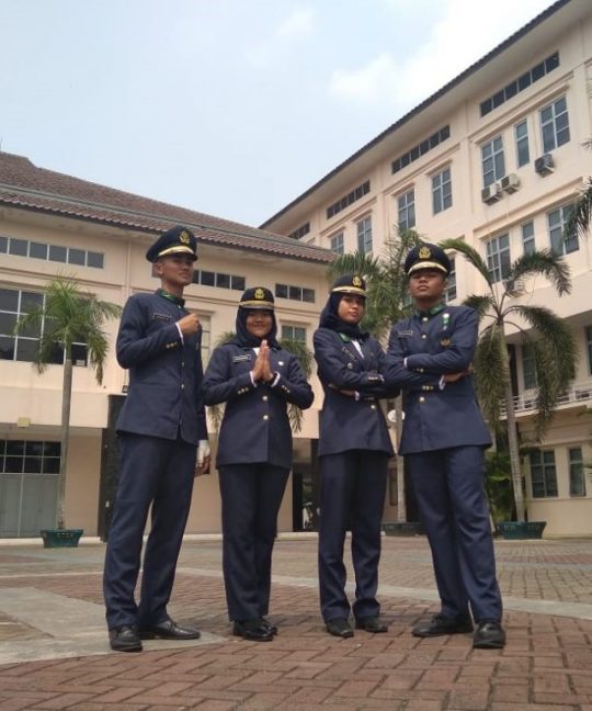 Sepenggal perjuangan dari Pulau Karanrang. Khaerunnisa: The success story.