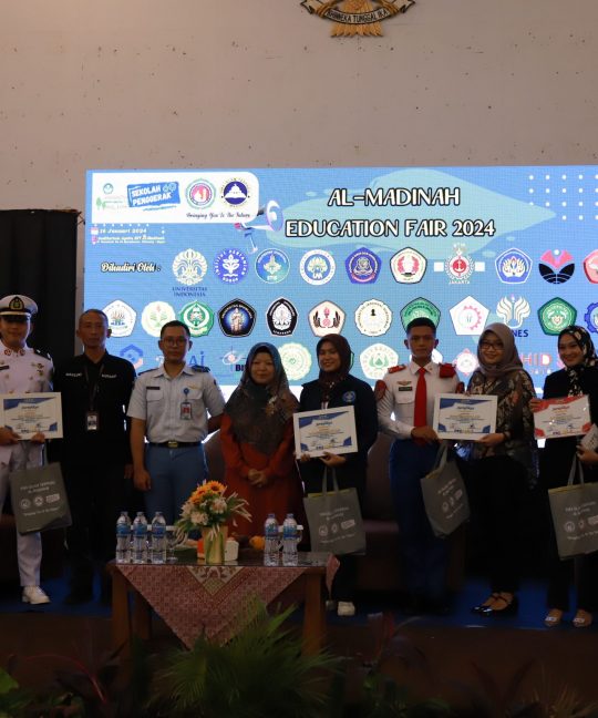 Poltek SSN Turut Hadir dalam Kegiatan Education Fair di SMA IT Al Madinah Bogor