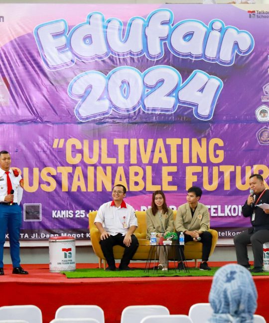 Perkenalkan Kampus Cyber Security, Poltek SSN Hadiri Education Fair Di SMK Telkom Jakarta
