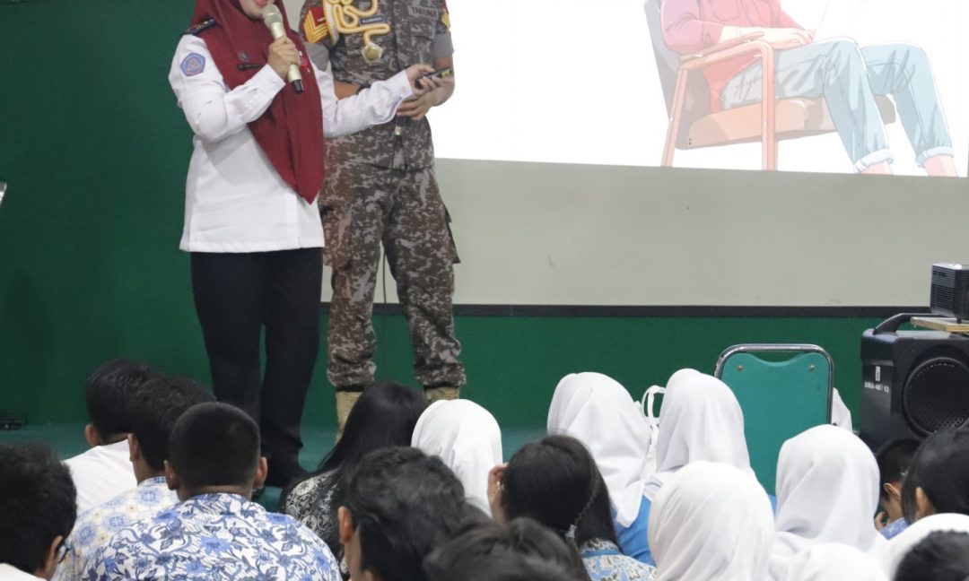 Literasi Keamanan Siber untuk Peserta MPLS SMAN 48 Jakarta