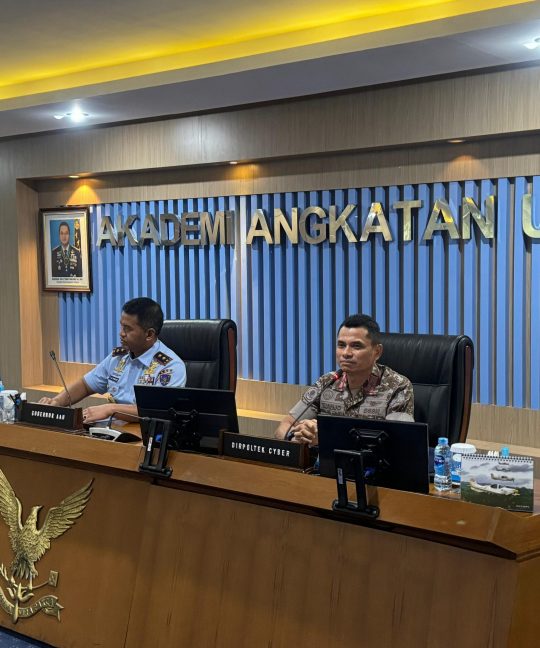 Kunjungan Kerja Direktur Politeknik Siber dan Sandi Negara ke Akademi Angkatan Udara