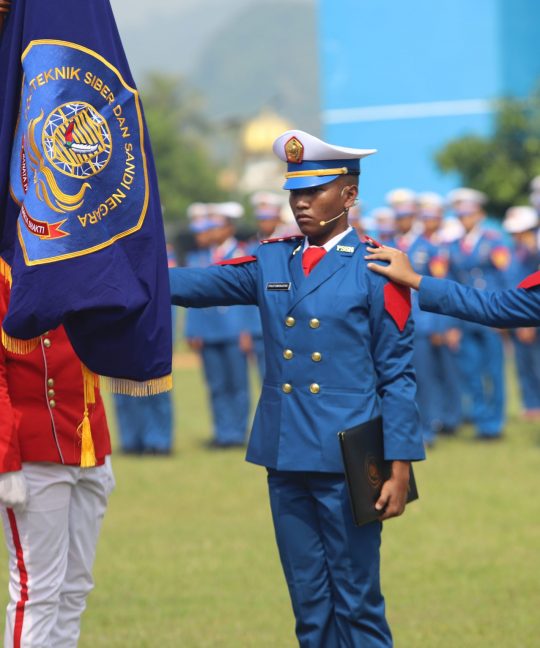 PENGUKUHAN TARUNA PRATAMA POLITEKNIK SIBER DAN SANDI NEGARA TAHUN AKADEMIK 2025